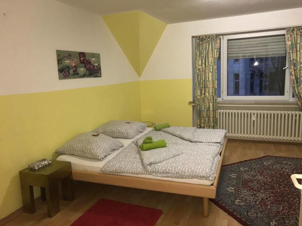 A&S Ferienwohnungen Roonstrasse Bonn Exterior foto